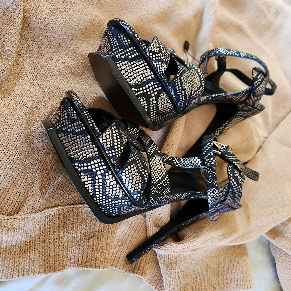 *Ysl * Saint Lauren  black/gold snakeskin  print leather tribute sandals size 39